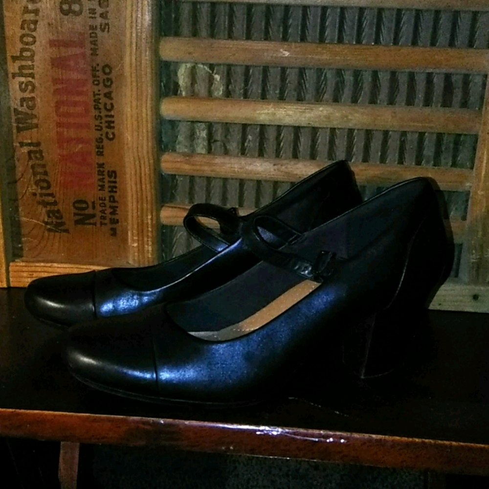 Clarks Collection Soft Cushion Heels Mary Janes 9M